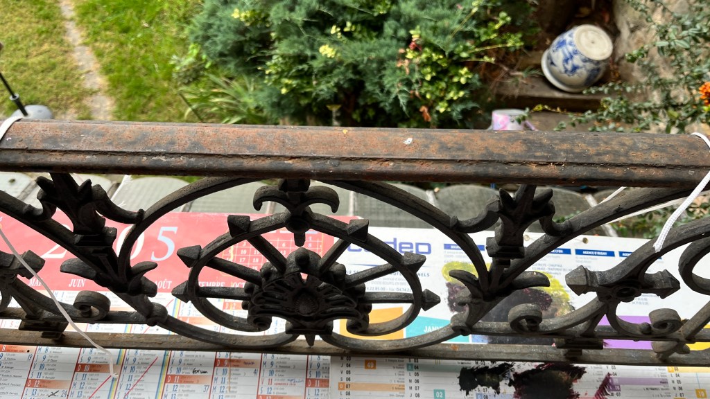 Rambarde rouille fenêtres avant