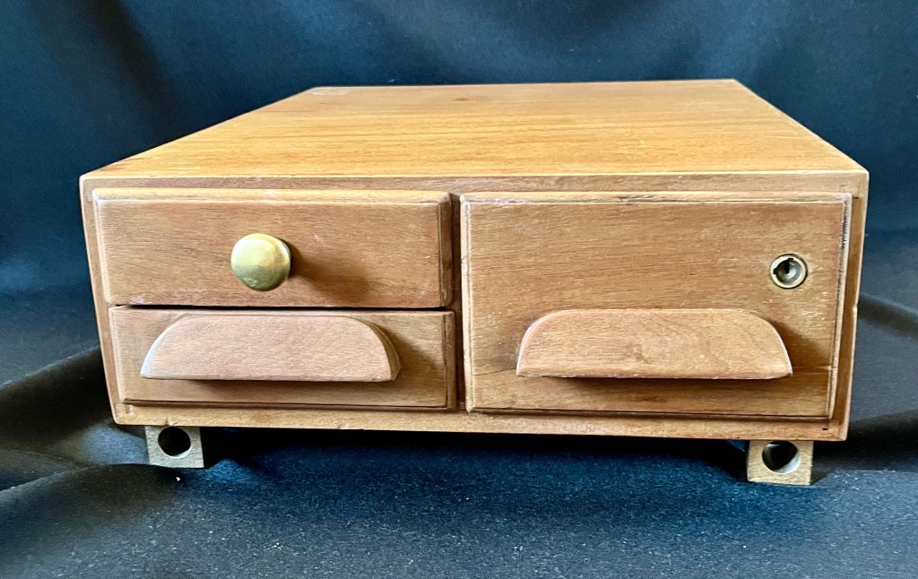 petit meuble bois entierement relooke