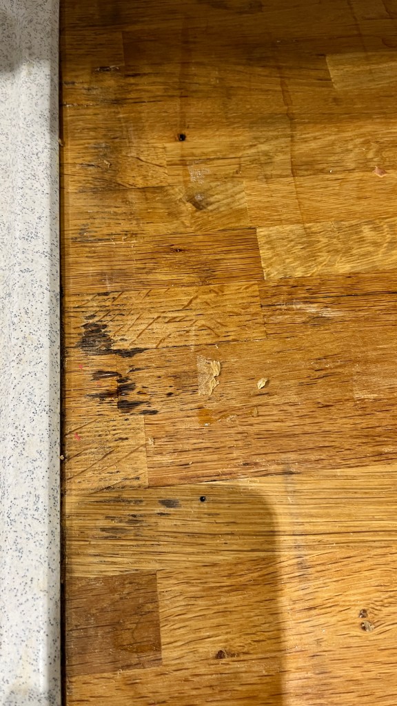 traces de moisi sur plan de travail cusine