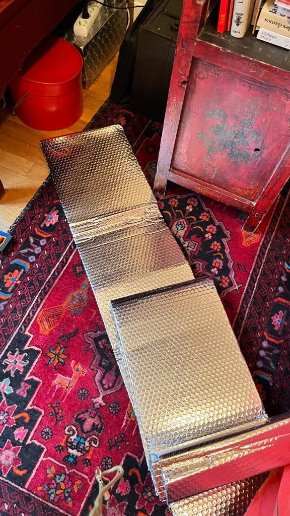 Decoupe de l'isolant thermique