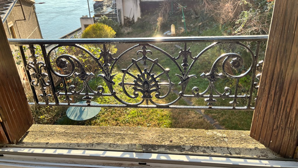 Rambardes après 3 couches de peinture noire antirouille