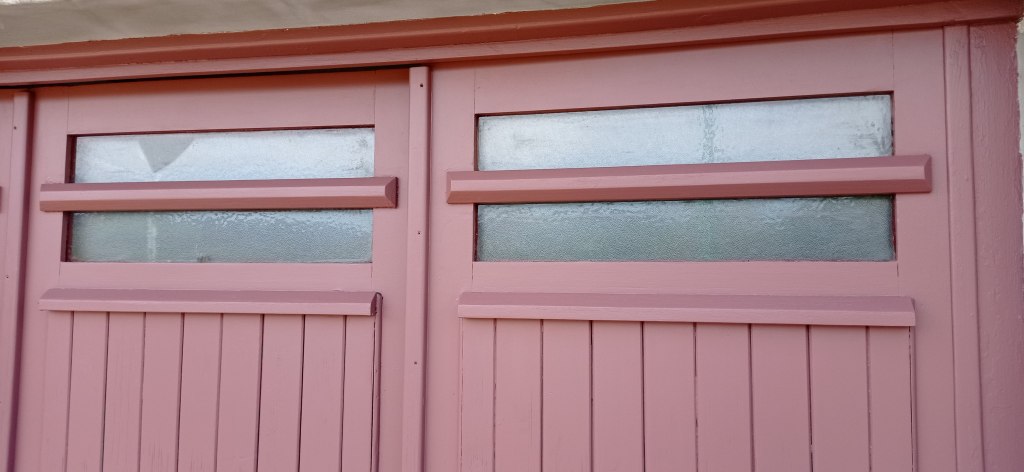 portail bois apres peinture